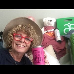 Meet your Posher, Heidi